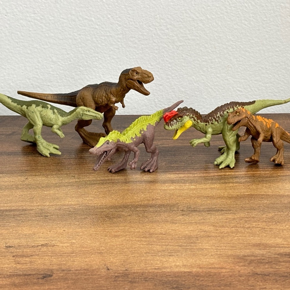 Jurassic World DINOSAURS Set of 5 Soft Figures Mattel Mouths Open Uni Amblin
